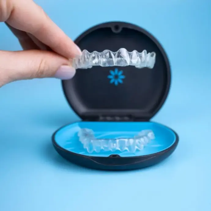 Niềng răng trong suốt Invisalign